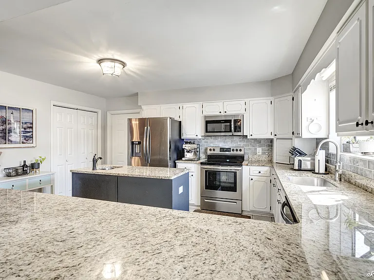 707 Plantation Cir — Photo 5