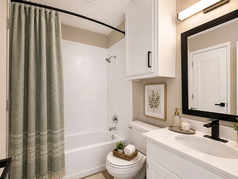 Kings Landing Apartments — Photo 17