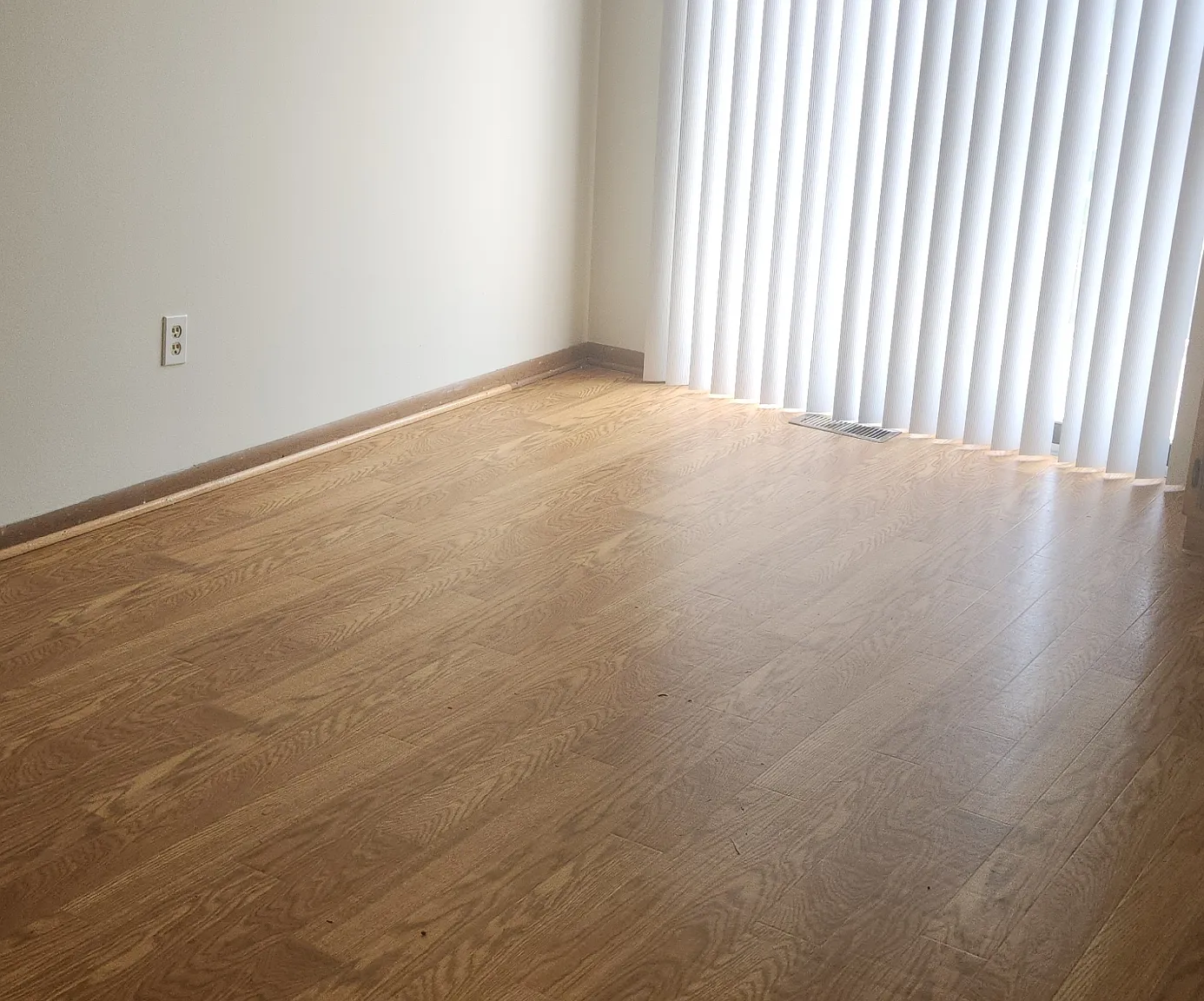 1269 Getzelman Drive - 2W — Photo 2