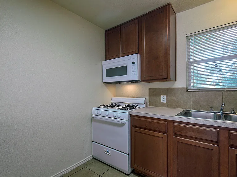 6810 Westover St #9 — Photo 6