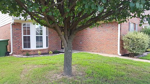4th image of 5365 Bradley Ln