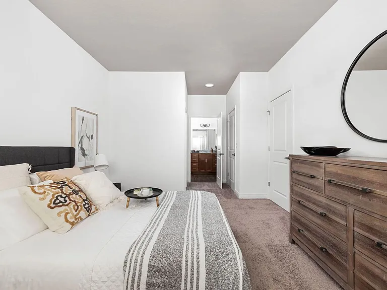 Union Club Apartments — Photo 10