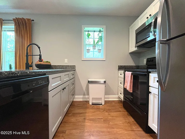 162 Midway Rd — Photo 16