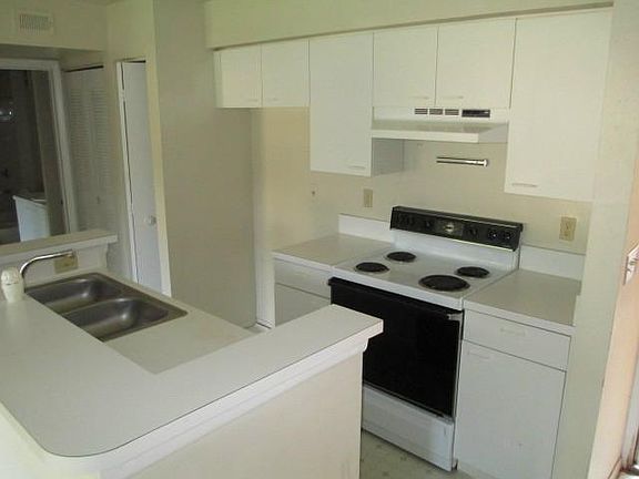 3rd image of 4855 Via Palm Lake #3