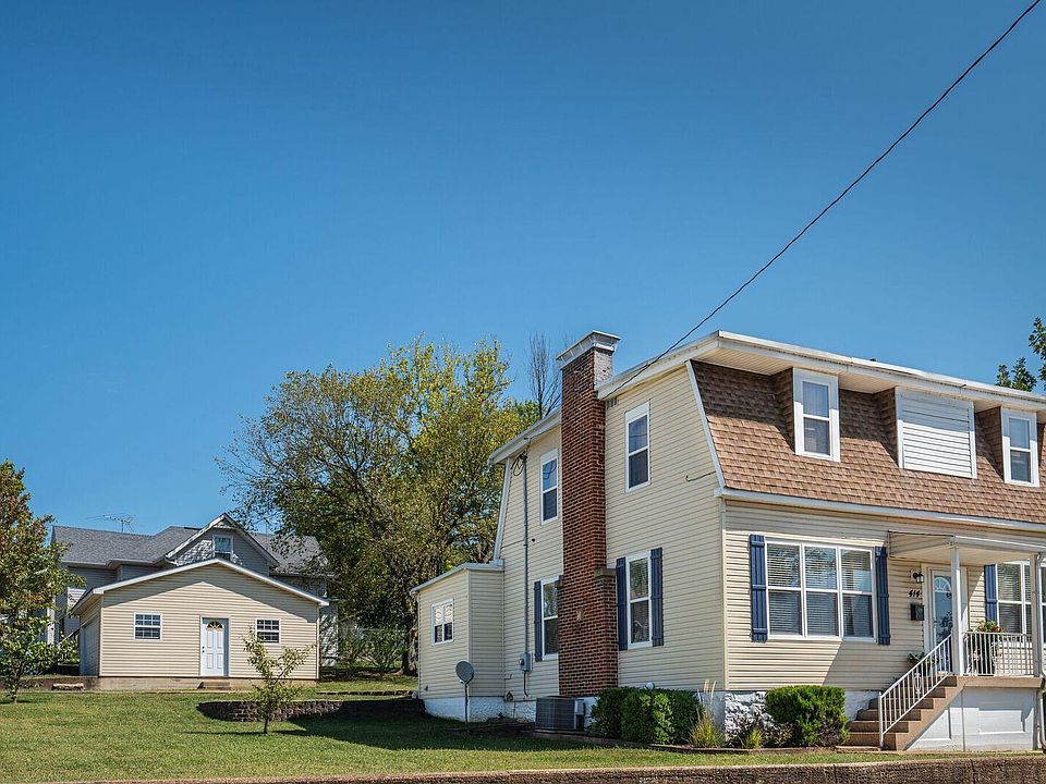 1st image of 414 W Miller St