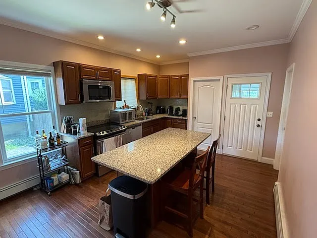201 Riverside Ave #1
