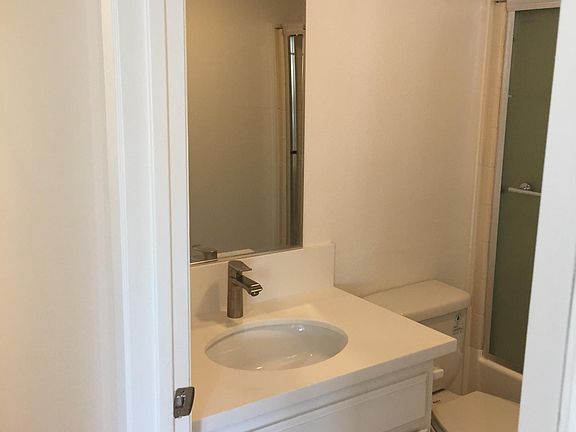 2nd image of 4942 Maplewood Ave APT 202