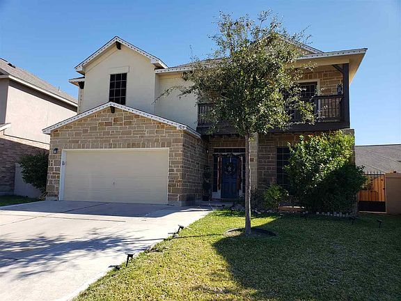 2nd image of 105 Majestic Palm Dr