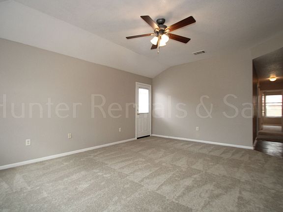 3rd image of 4106A Primrose Dr