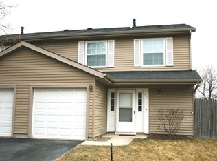 343 Walnut Cir, Bolingbrook, IL 60440