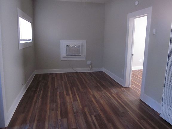 3rd image of 1714 6th Ave