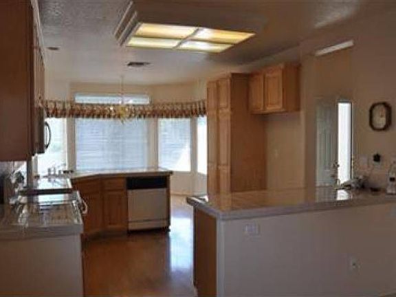 4th image of 675 Diamond Glen Cir