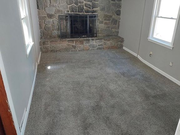 4th image of 208 Sunset Dr