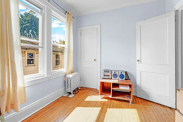 Sold by Mitra Hakimi Realty Group, LLC | media 21