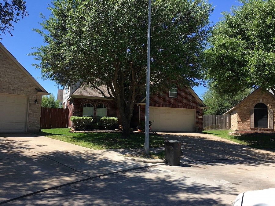 2nd image of 9902 Elm Meadow Trl