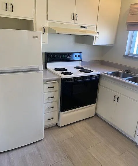 Kitchen - good light
