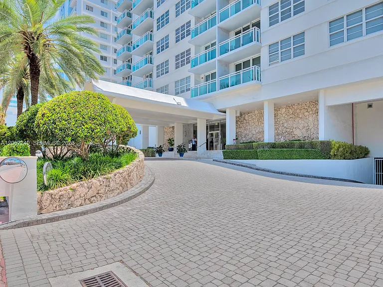 6917 Collins Ave #815 — Photo 3