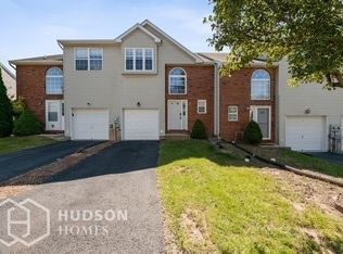 135 Tulip Ln, Ewing, NJ 08638