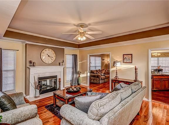 3rd image of 431 Adeline Dr