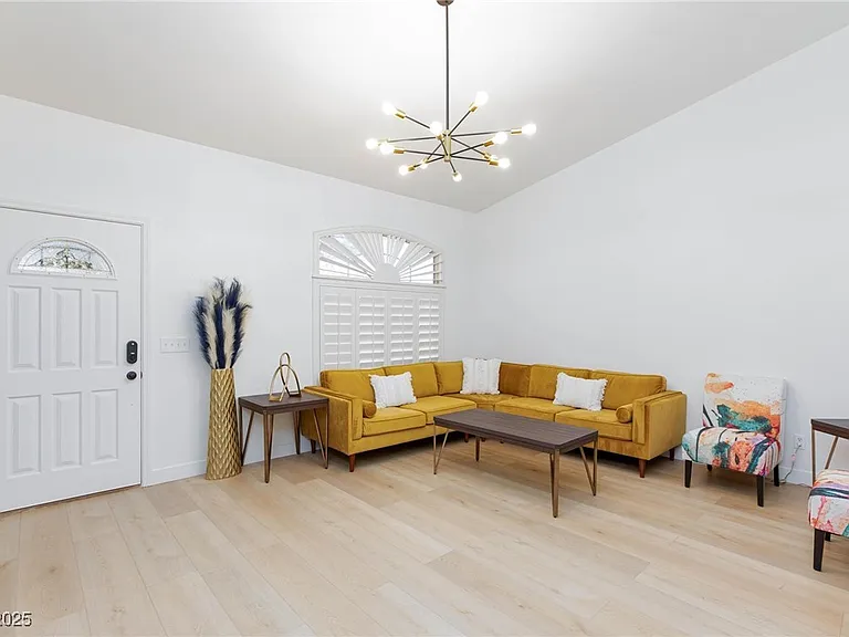 9762 Silver Dusk Ct — Photo 11