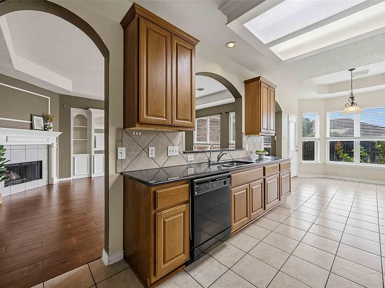 6642 Redberry Glen Ln — Photo 9