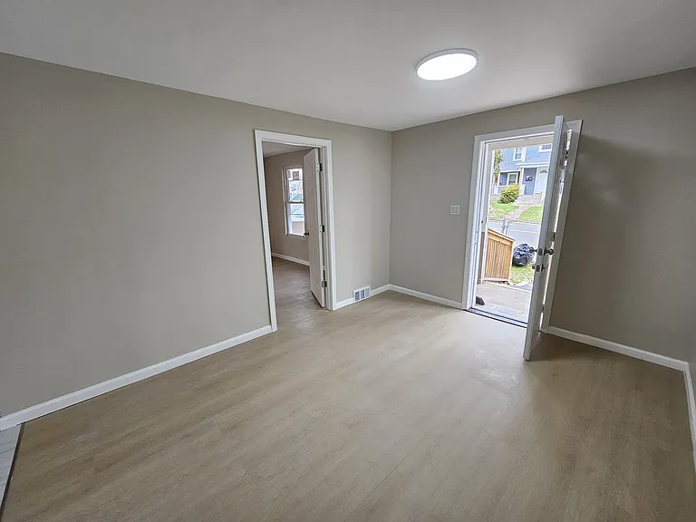 203 E Main St #1 — Photo 7
