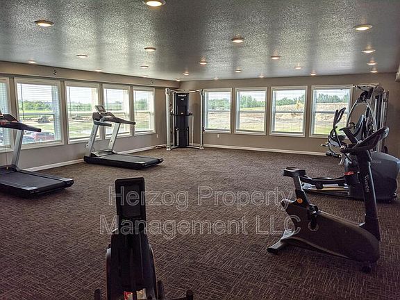 4th image of 2575 Cedar Ave N #325