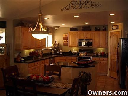 Kitchen with Island and Pantry - Granite