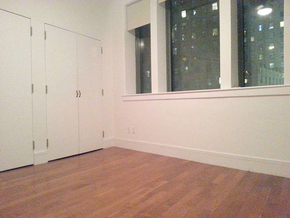 1st image of 120 Greenwich St APT 6H