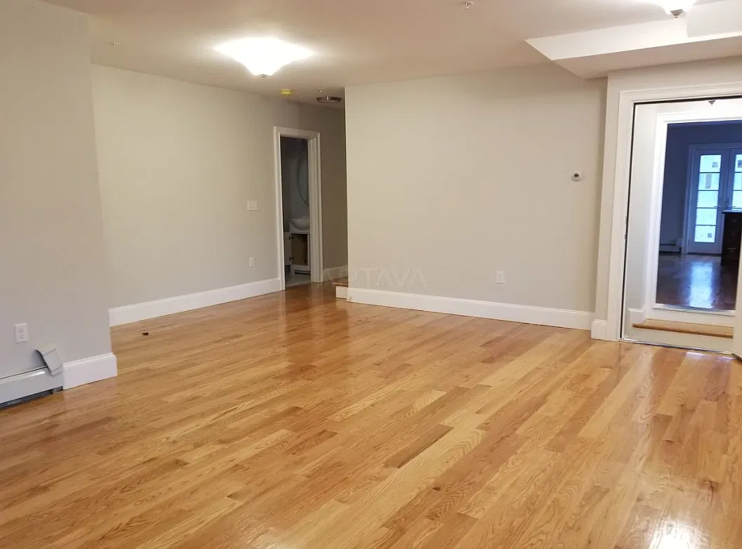 19 Ashland St — Photo 3