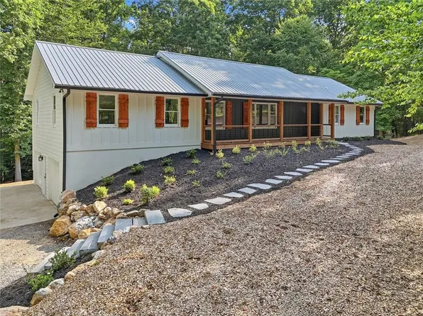 627 Ammons Dr, Waleska, GA 30183