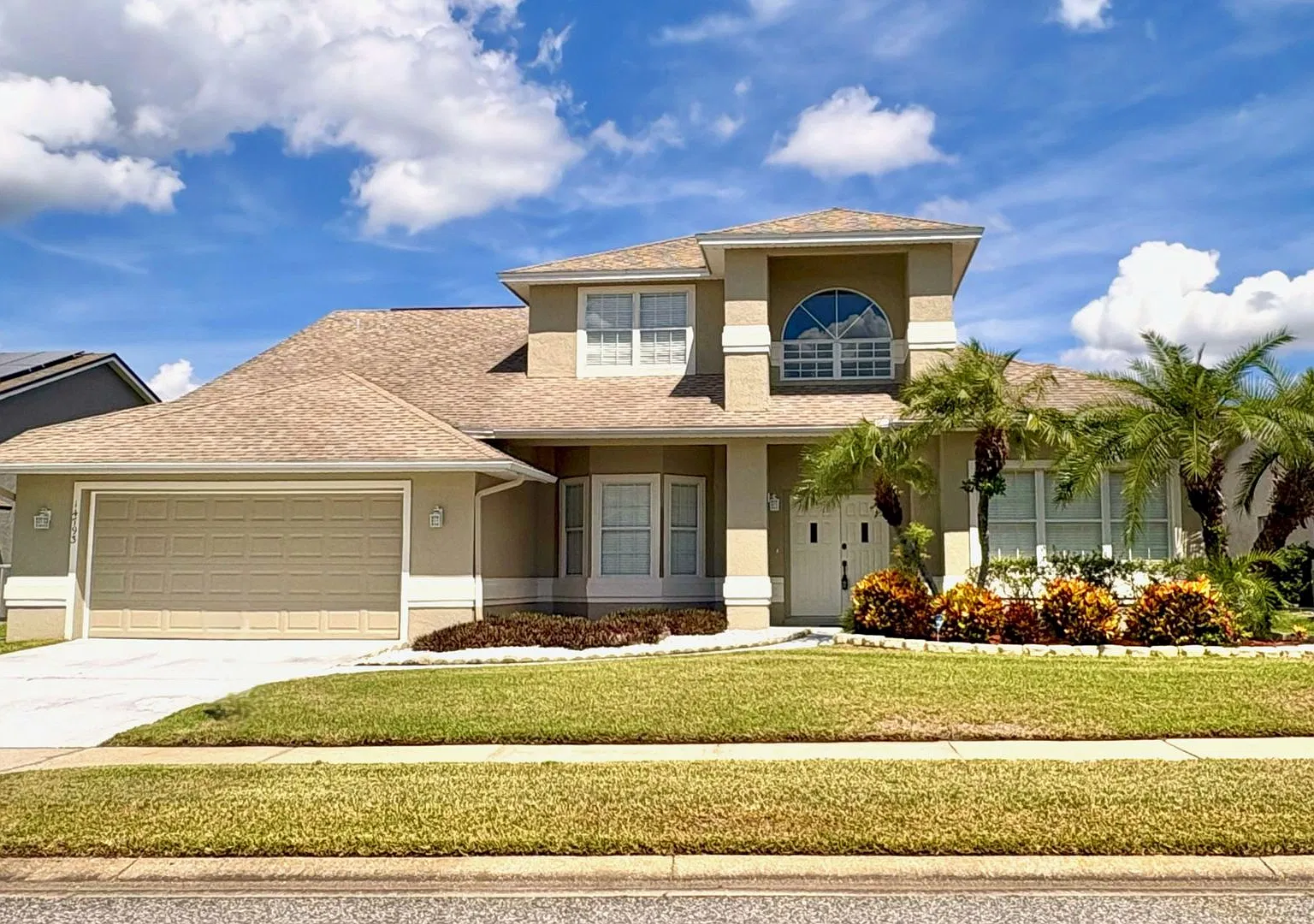 Beautiful 4 Bedroom 3.5 bath plus Bonus Room in Eagle Lending! — Photo 2