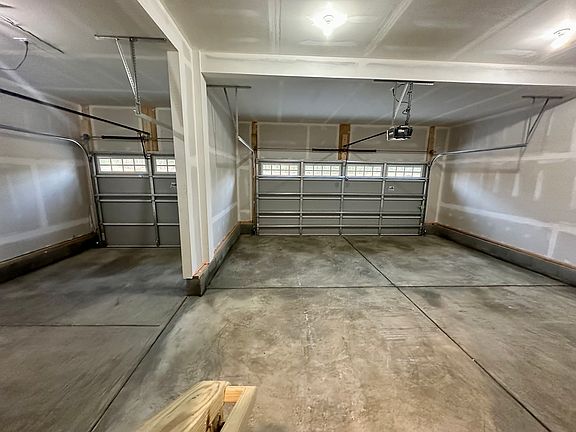 Spacious 3-car garage
