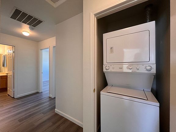 5th image of 565 Sunny Ln Unit D