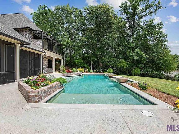 5th image of 21983 Waterfront East Dr