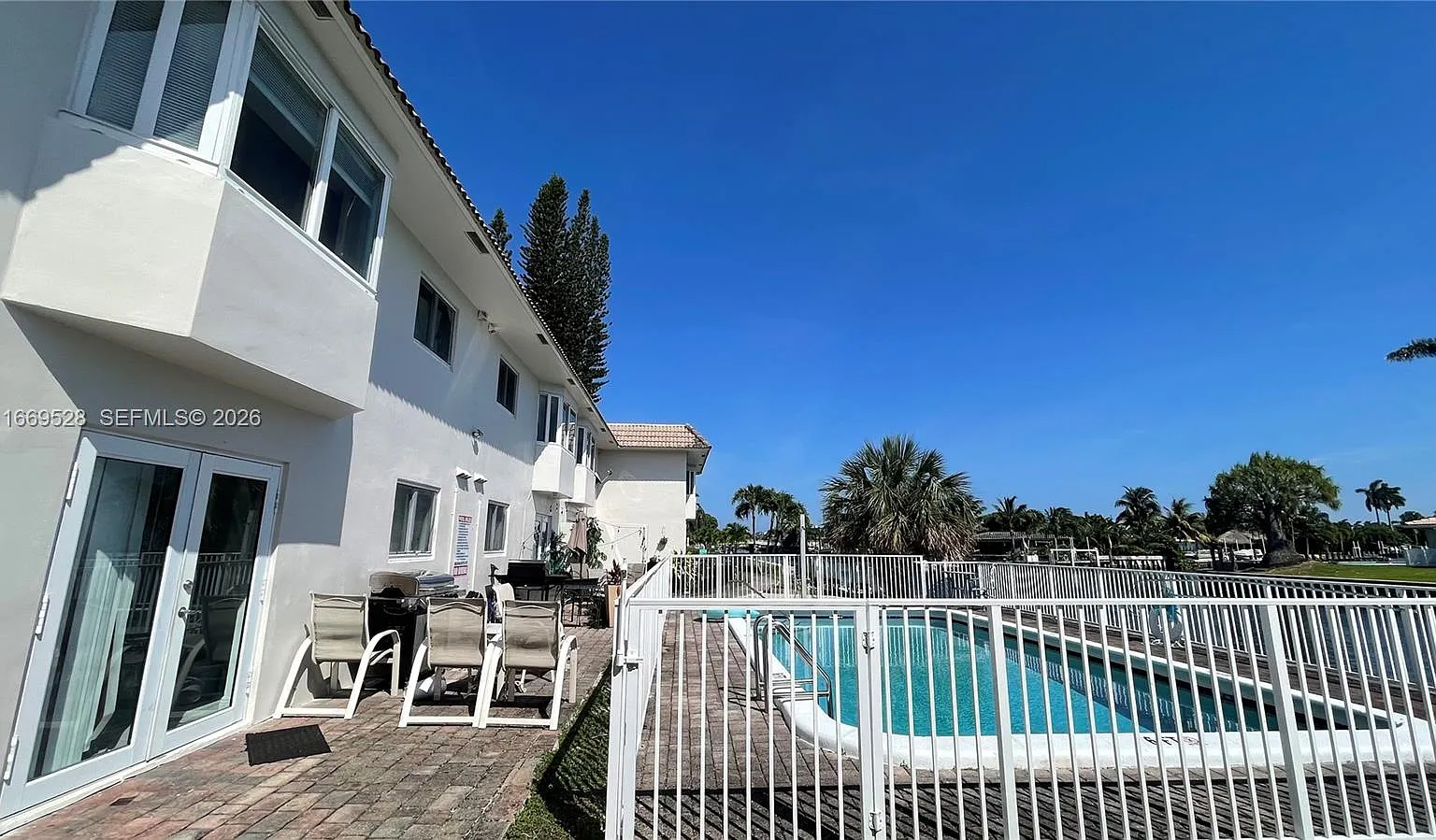Pompano Beach View Condo — Photo 1