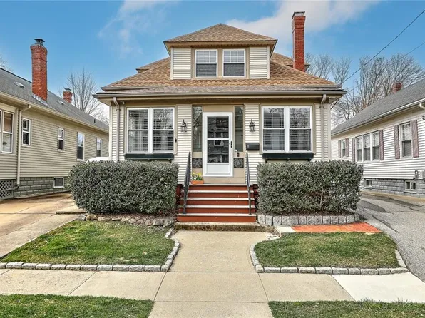 11 Anstis St, Cranston, RI 02905