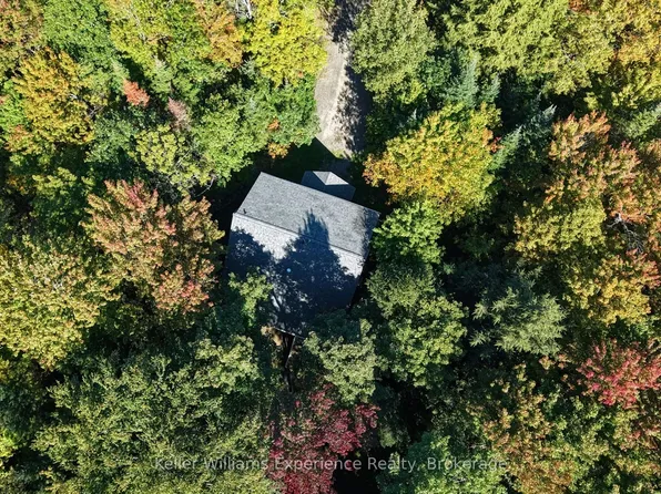 1077 Holiday Park Dr, Bracebridge, ON P1L 1W9