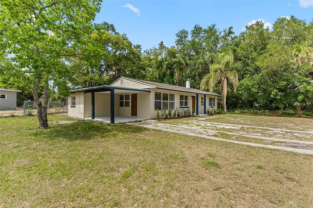 5 bed, 2.0 bath, 1657 sqft, $2,900 — Photo 2