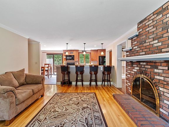 2nd image of 89 Stony Brook Rd