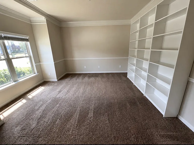 609 Angel Oak Ln — Photo 3