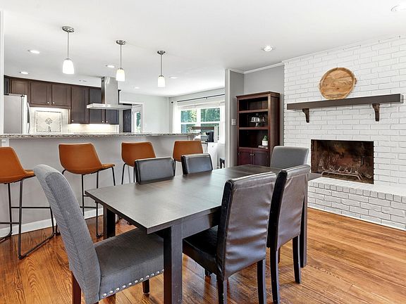 4th image of 12815 Saint Charles Blvd
