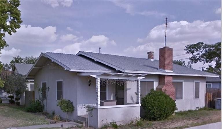 1st image of 302 E Yale Ave