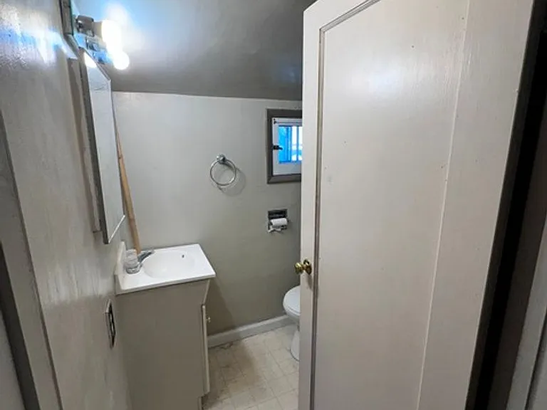 329 S Rogers St — Photo 20