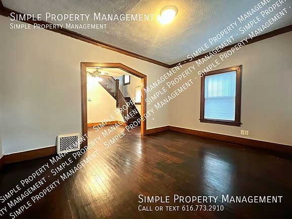 2nd image of 113 Caledonia St NE