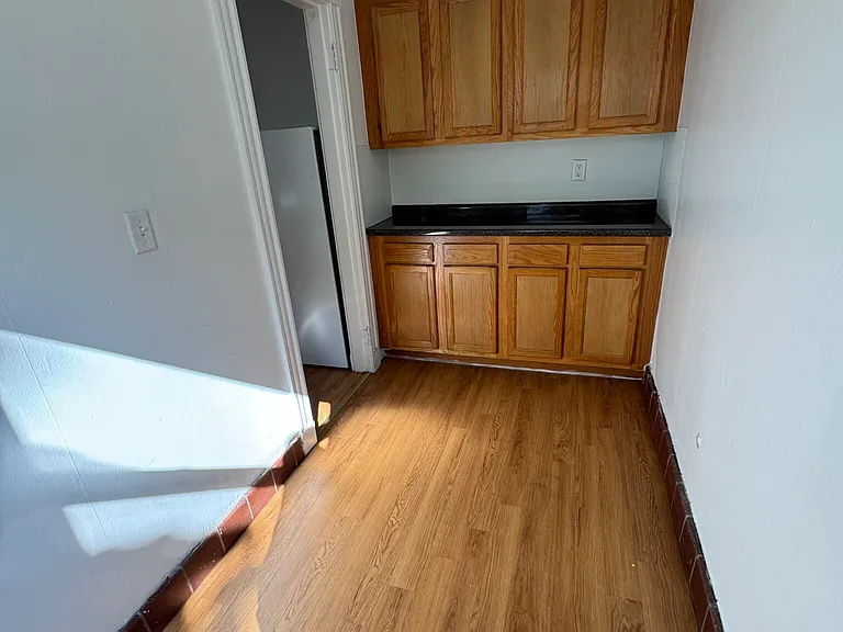 70 Chiswick Rd #33 — Photo 5