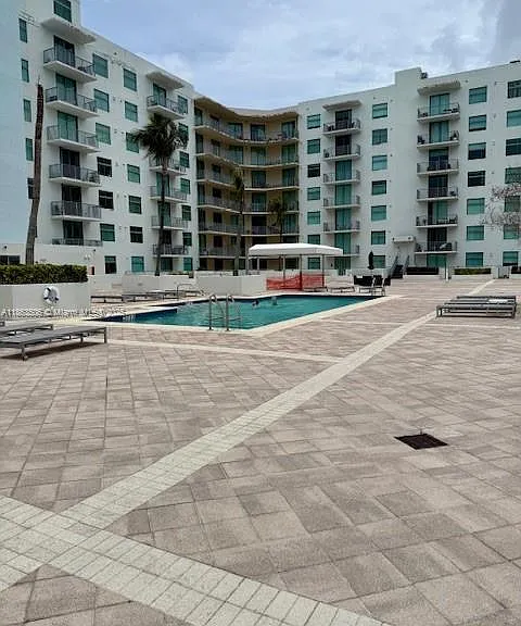 140 S Dixie Hwy #521 — Photo 1