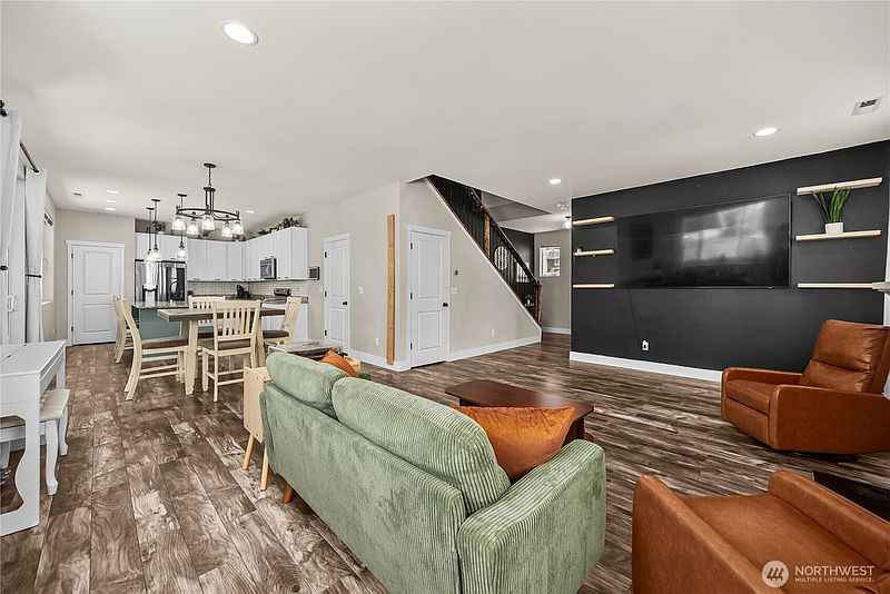 5th image of 4283 SW Chatterton Avenue