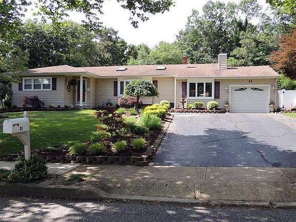 2nd image of 31 Winchester Dr
