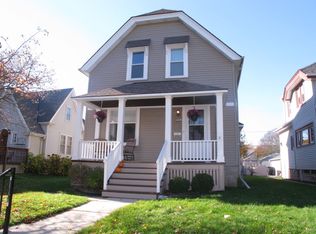 4509 N Bartlett Ave, Shorewood, WI 53211